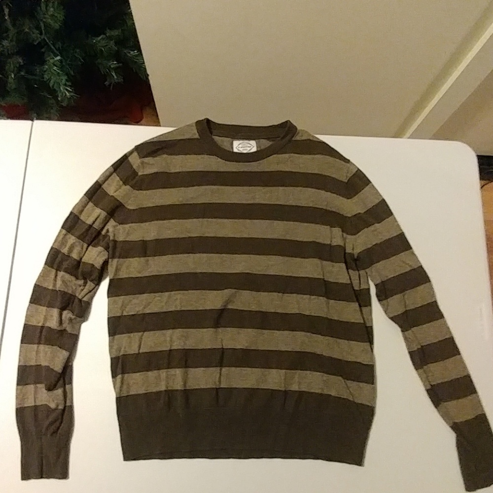 Men's sweater